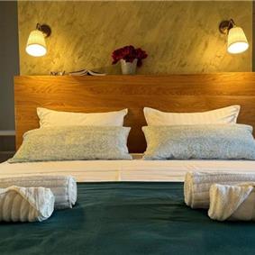 2 bedroom villa with heated pool & tennis court near Zadar, sleeps 4